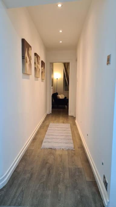 Luxury 1 Bedroom Flat In The Heart Of Wood Green Londra Dış mekan fotoğraf