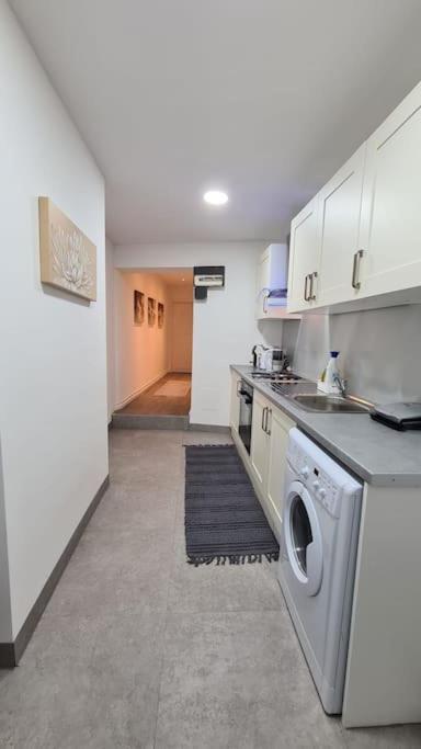 Luxury 1 Bedroom Flat In The Heart Of Wood Green Londra Dış mekan fotoğraf