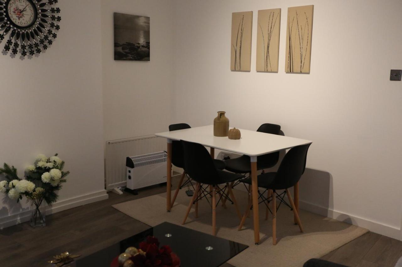 Luxury 1 Bedroom Flat In The Heart Of Wood Green Londra Dış mekan fotoğraf
